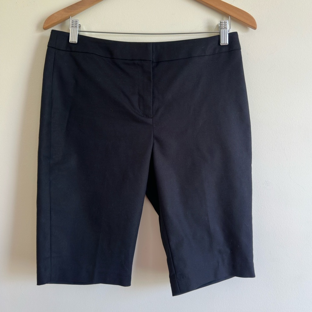 Nic & Zoe Black || womans black Bermuda stretch Trouser Shorts size 6